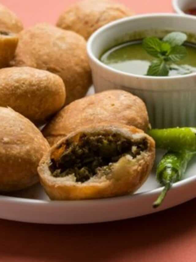 Crispy Matar Ki Kachori Recipe: Perfect Snack For Rainy Days