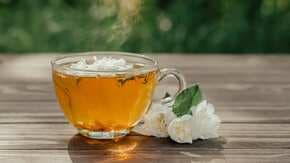 7 Best FLowers For Refreshing Floral Teas