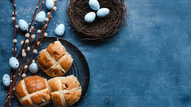 How Hot Cross Buns Became a Global Easter Icon