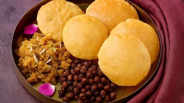 Navratri 2025: Significance Of Chana, Puri, Halwa In Kanya Pujan