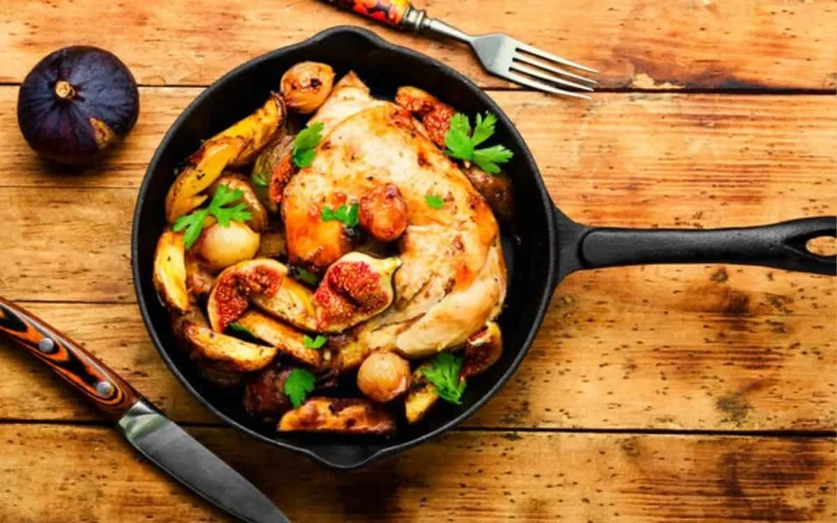 Know How To Make A Perfect Chicken Ghee Roast In A Frying Pan